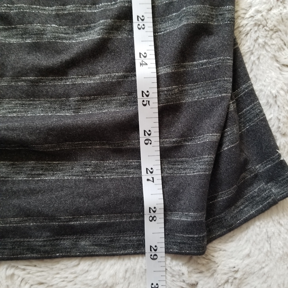 ✨️CL Athelta Gray Metallic Horizontal‎ Stripe Size M - Picture 10 of 11